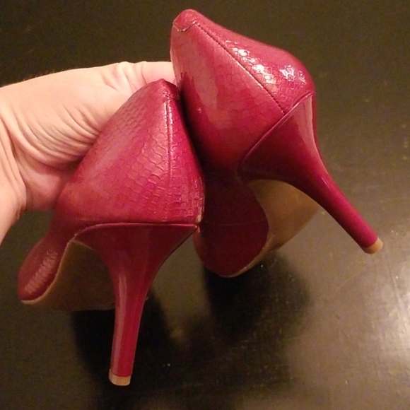 Gianni Bini red patent leather pumps nwot Taylor Swift Red era - Picture 7 of 7